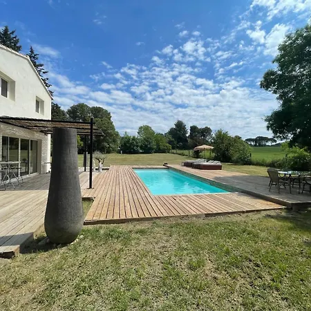 Magestic Piscine Villa