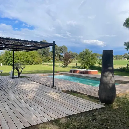 Magestic Piscine Villa